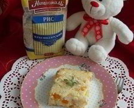 Рисово-творожная запеканка с яблоком и курагой