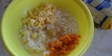 рисово-творожная запеканка с яблоком и курагой