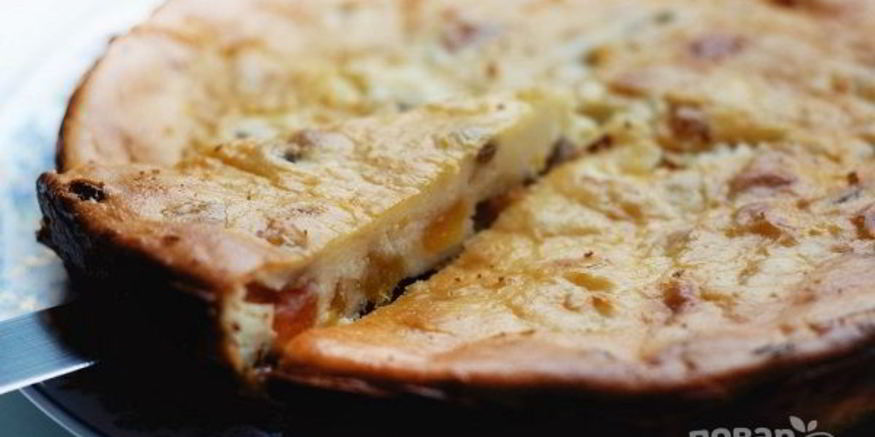 Рецепт творожной запеканки с курагой и изюмом
