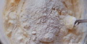 творожная запеканка с курагой и изюмом