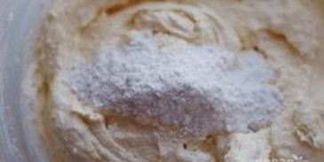 творожная запеканка с курагой и изюмом