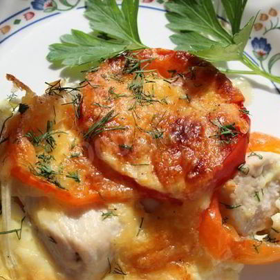 Запеканка из курицы с болгарским перцем и помидорами