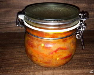 Аджика из помидоров и лука на зиму