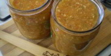 аджика из помидоров и перца с чесноком