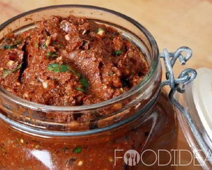 Аджика с орехами