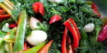 аджика с томатной пастой