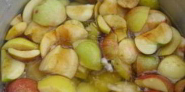 аджика с яблоками и помидорами