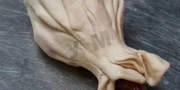 куриные голени с аджикой в слоеном тесте