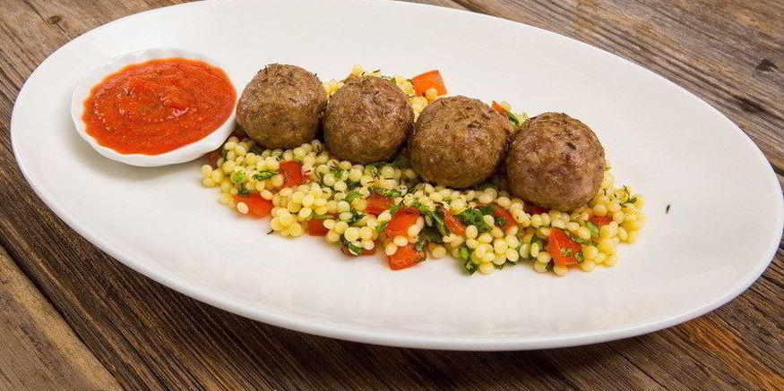 Рецепт митболов с птитимом и домашней аджикой