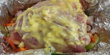 мясная трапеза с аджикой