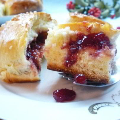 Булочки с брусничным джемом Данубио