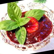 Рецепт Клубничного джема с красным вином и базиликом