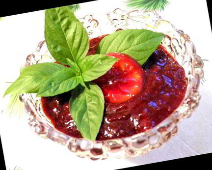 Клубничный джем с красным вином и базиликом