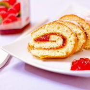 Рецепт Швейцарского рулета с малиновым джемом