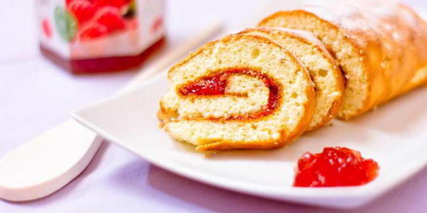 Рецепт швейцарского рулета с малиновым джемом