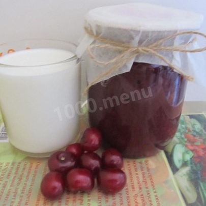 Вишневый джем из вишни