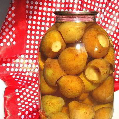 Грушевый компот с корицей