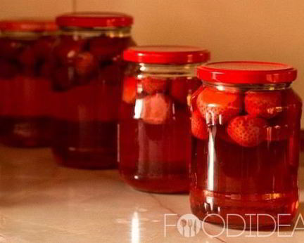 Компот из клубники и черешни