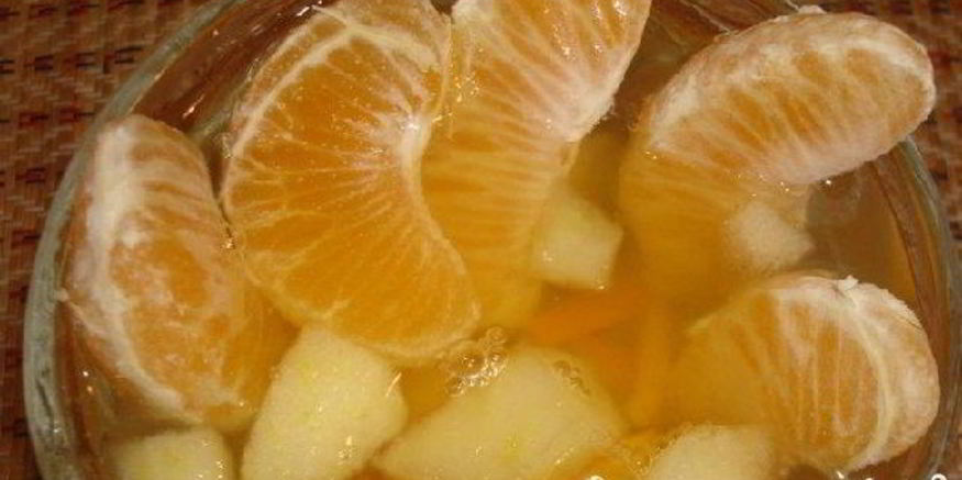 Рецепт компота из мандаринов и яблок