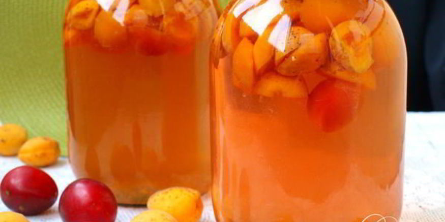 Рецепт компота из слив и абрикос на зиму