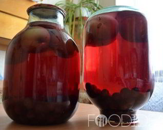 Компот из винограда с яблоками