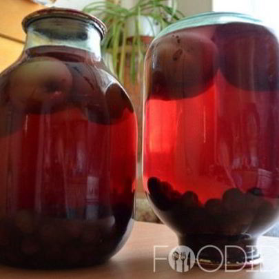 Компот из винограда с яблоками