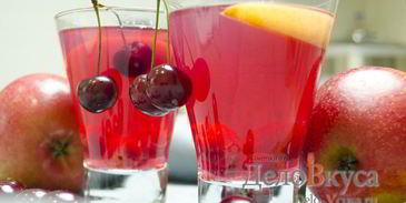 компот из вишни и яблок с корицей