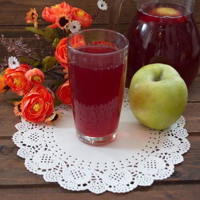 Компот из вишни с яблоками