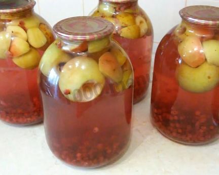 Компот из яблок и красной смородины