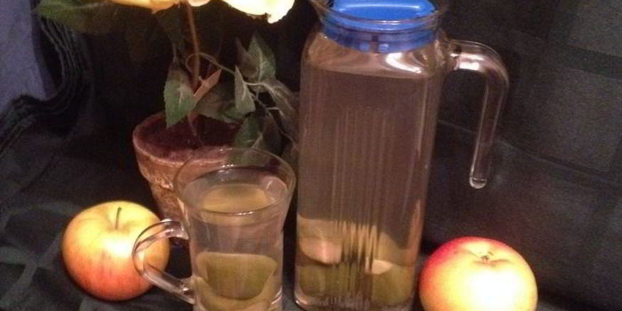 Рецепт компота с фейхоа и яблоком