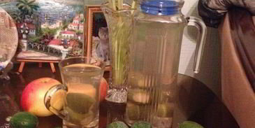 компот с фейхоа и яблоком