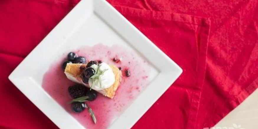 Рецепт ванильного торта с ягодным компоте