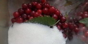 вишневый компот в банке