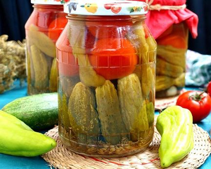 Ассорти помидоры огурцы маринованные