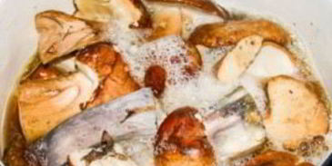 маринованные белые грибы с корицей