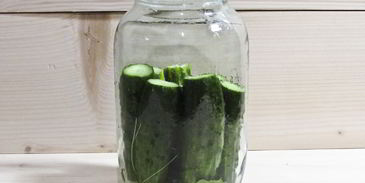 огурцы маринованные с красной смородиной