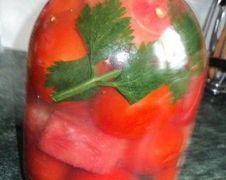 Помидоры маринованные с арбузом