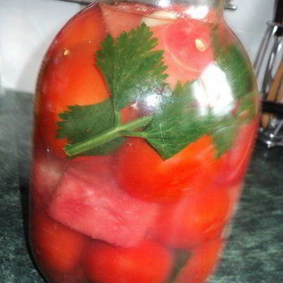 Помидоры маринованные с арбузом