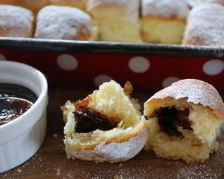 Булочка с повидлом