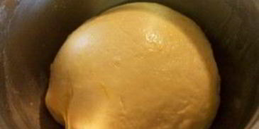 булочка с повидлом