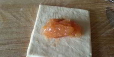 булочки с повидлом из дрожжевого теста