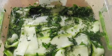 быстрые малосольные кабачки