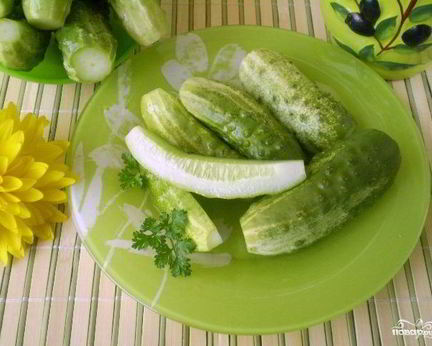 Хрустящие малосольные огурчики