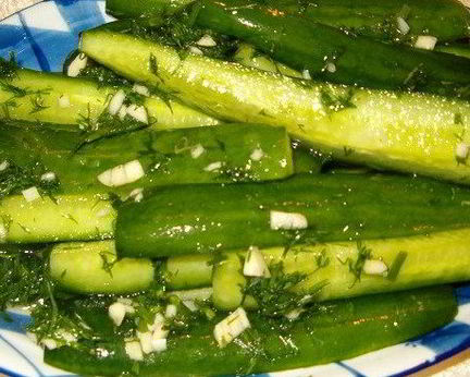 Хрустящие малосольные огурцы