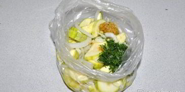 малосольные кабачки за 20 минут