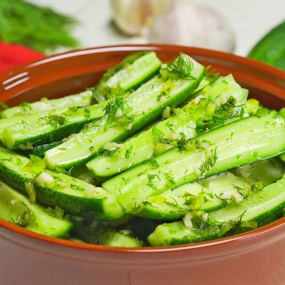 Малосольные огурцы с чесноком и перцем