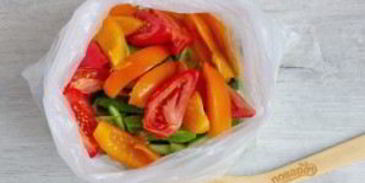 малосольные овощи в пакете