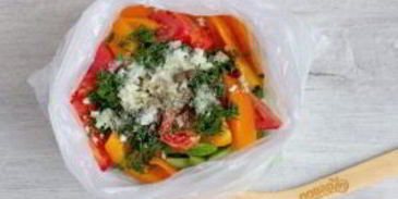 малосольные овощи в пакете