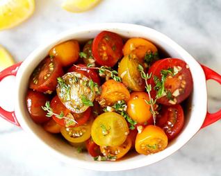 Малосольные помидоры в кастрюле
