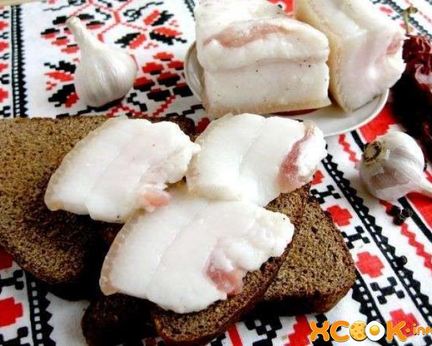 Сало в рассоле в банке